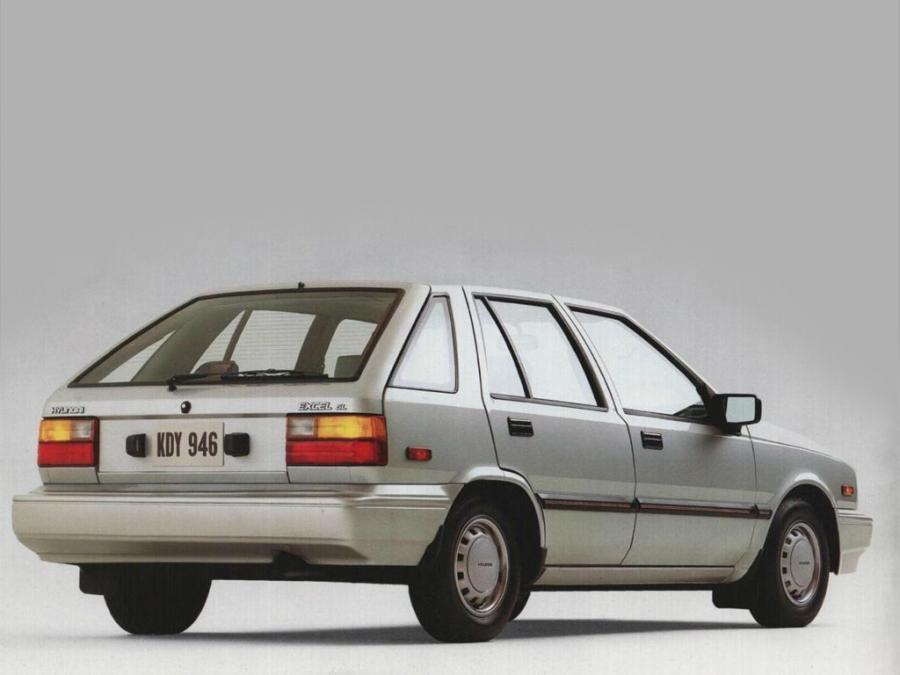  Hyundai Excel 5-Door 1985 года  (US) (фото 2 из 3)